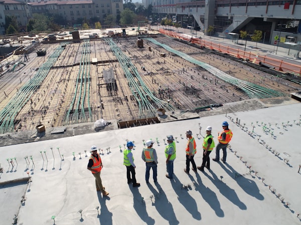 Mechanical contracting crew on a major project